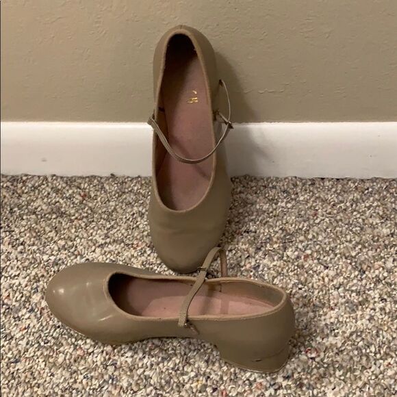 ✨ Bloch Tan Buckle Tap Shoes – Gently Used, Great Sound, Size Up! 👯‍♀️ - Picture 3 of 7
